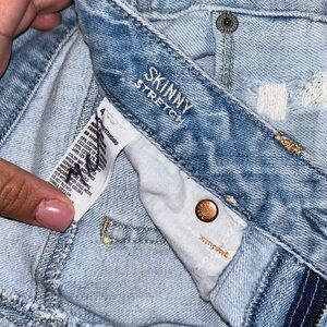 AMERICAN EAGEL OUTFITTERS